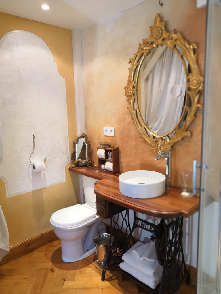 rachel piquemal chambre d'hotes colmar décoration Castelnau enduits chaux stuc 1900 rétro